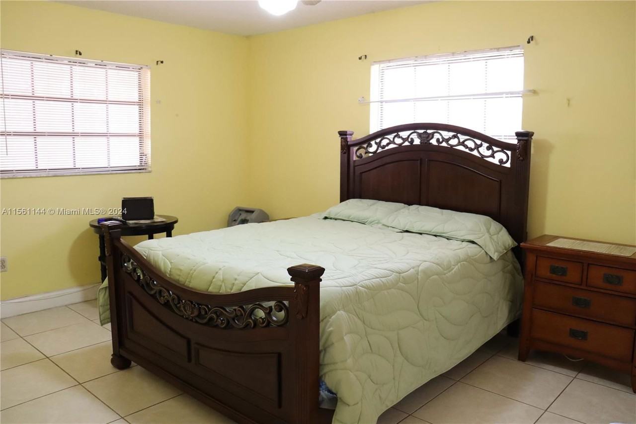 2605 W 71st Pl - Photo 7 of 8