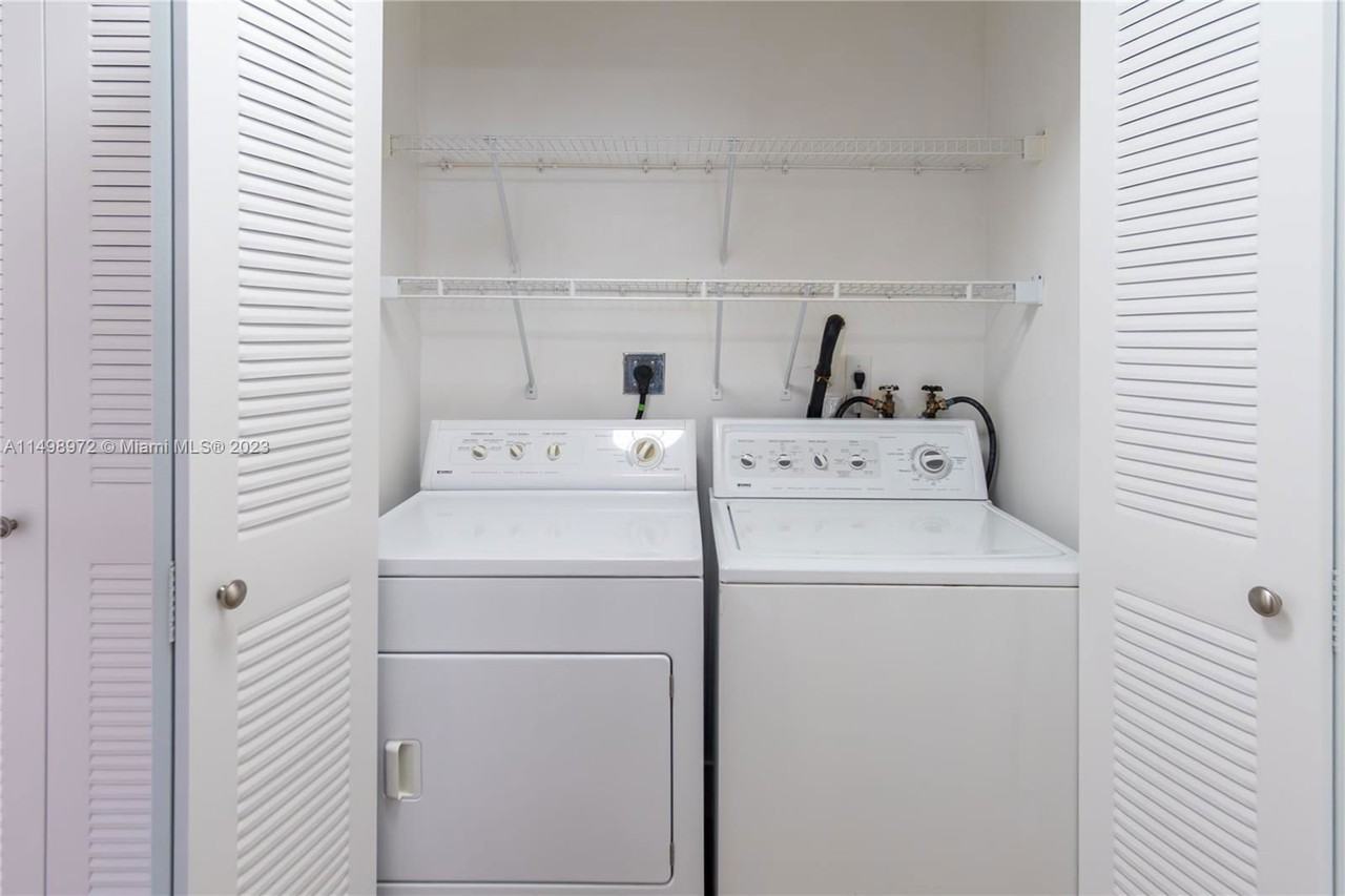 9173 Northwest 120th Terrace - Photo 3 of 8