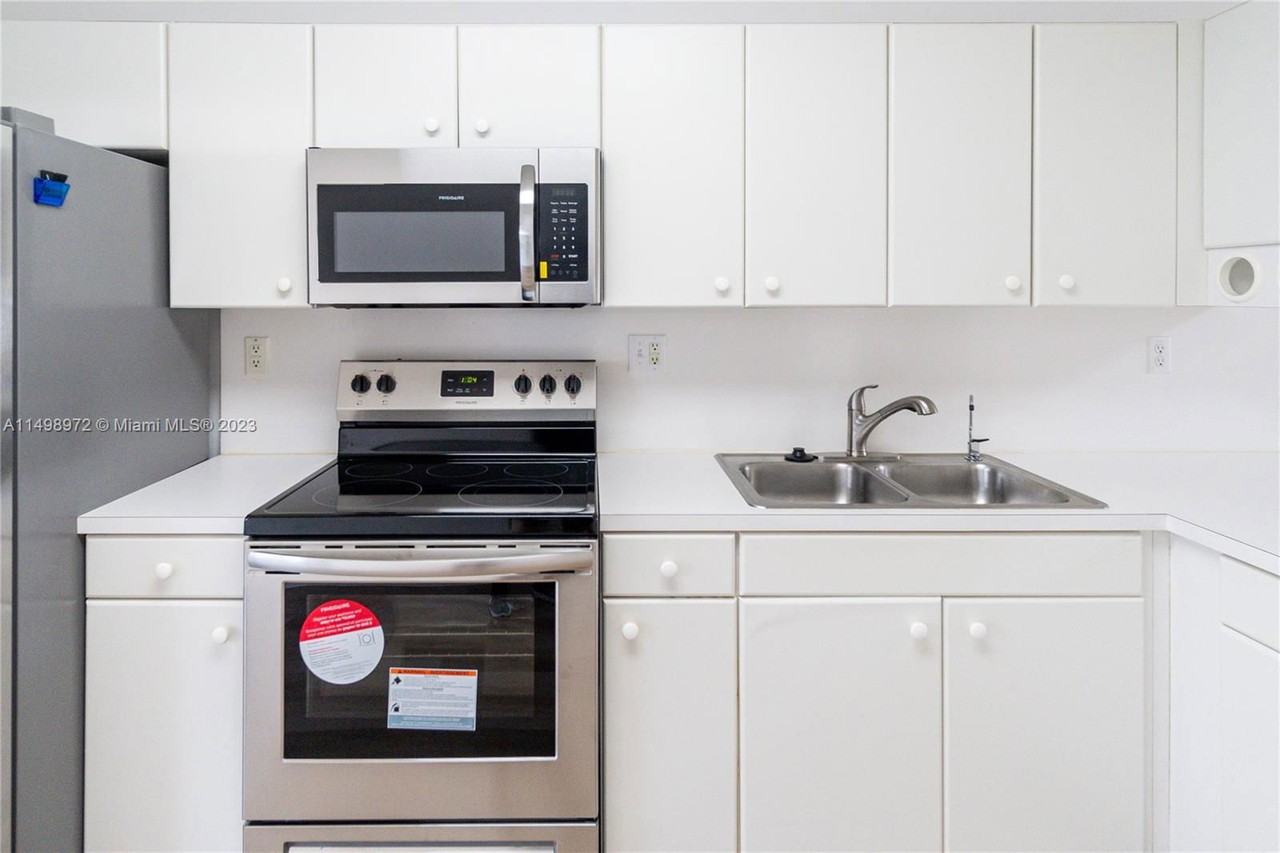 9173 Northwest 120th Terrace - Photo 4 of 8