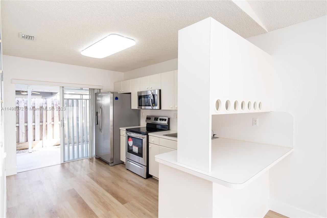 9173 Northwest 120th Terrace - Photo 5 of 8