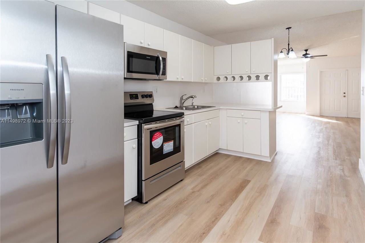 9173 Northwest 120th Terrace - Photo 6 of 8