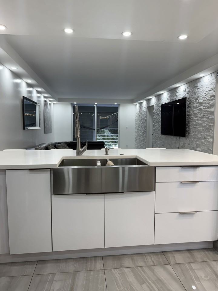 5260 Nw 11th St #201 - Photo 6 of 8