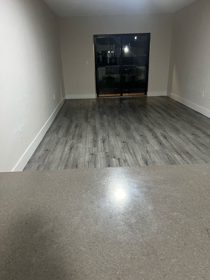 805 W 30th St - Photo 6 of 6