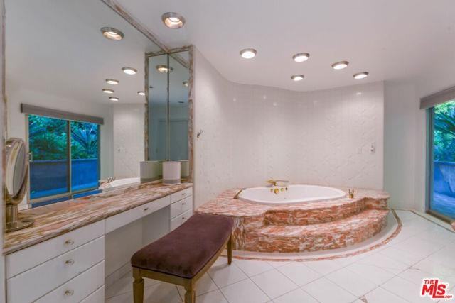 450 Trousdale Pl - Photo 2 of 8