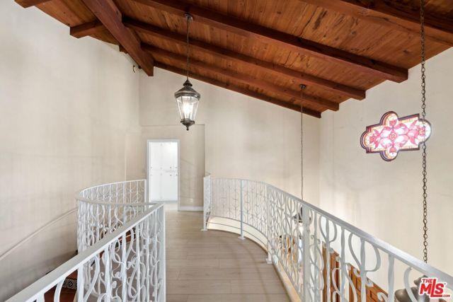 324 Marguerita Ave - Photo 3 of 8