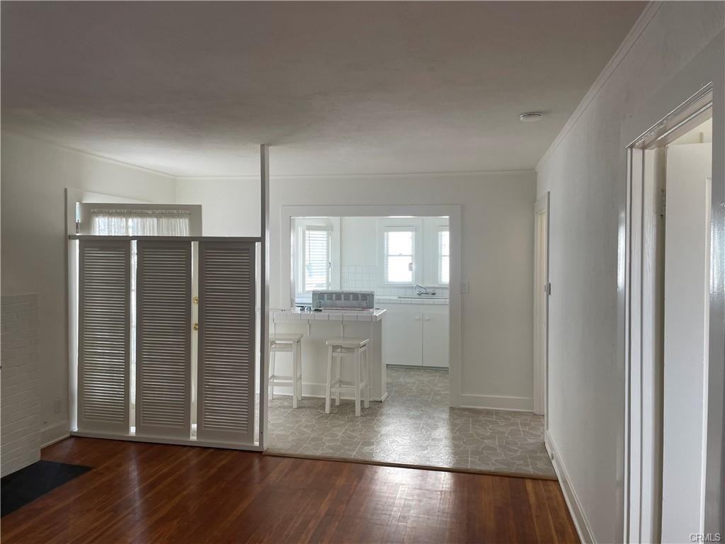 409 16th St - Photo 3 of 8