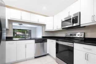 231 Lakeside Cir - Photo 1 of 1