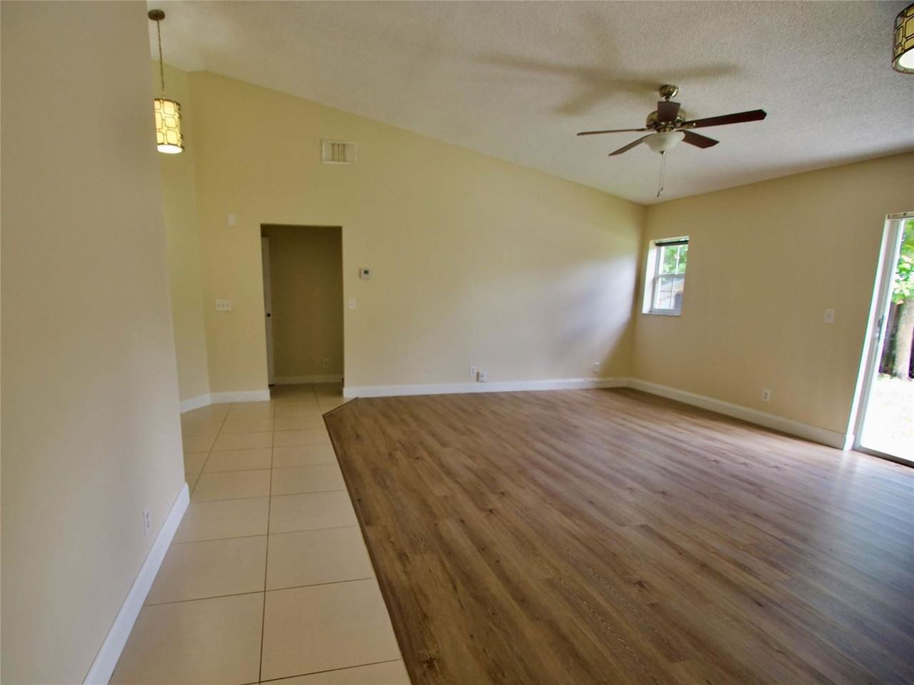 9471 Nw 52nd St - Photo 5 of 8