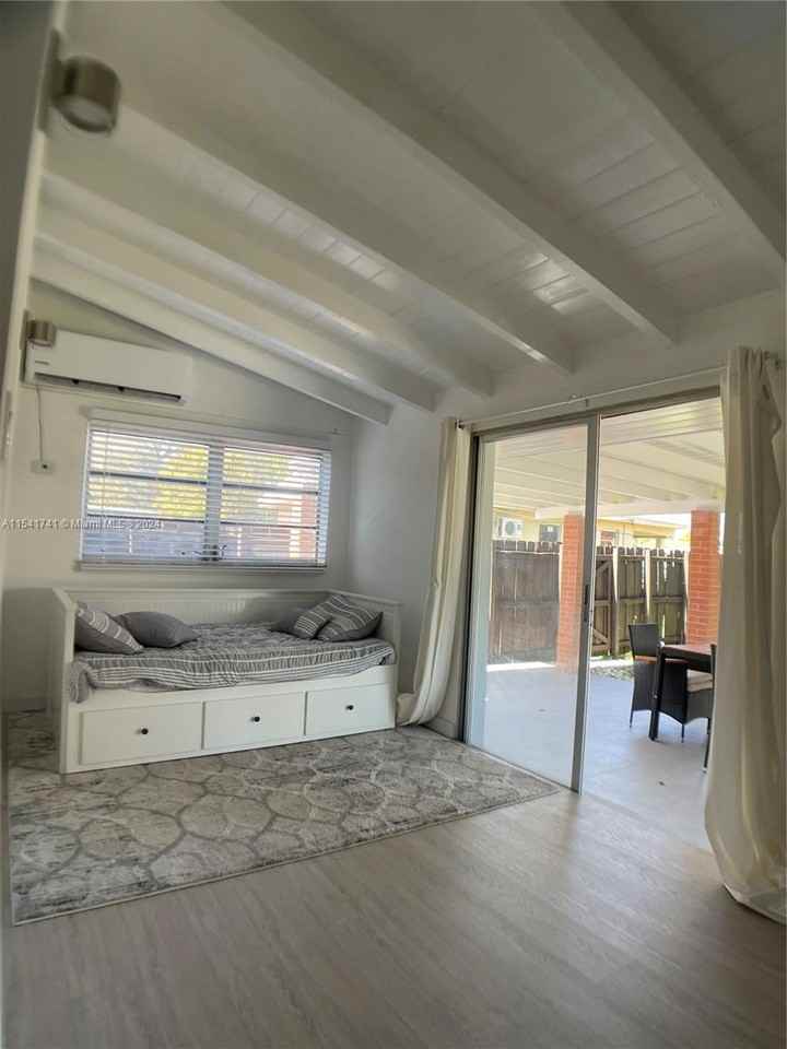 2919 Sw 25th Ter #A - Photo 6 of 8