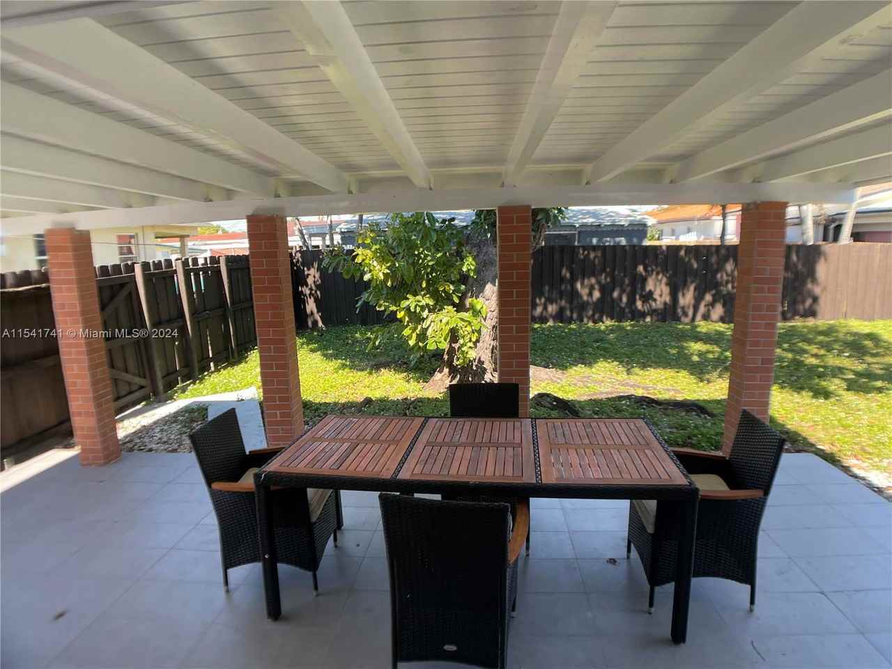 2919 Sw 25th Ter #A - Photo 7 of 8