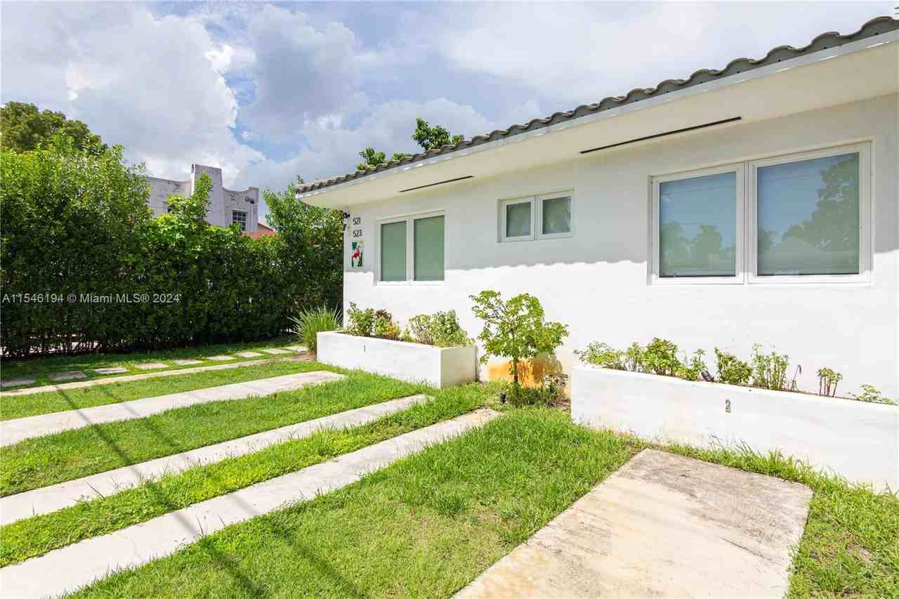 521 Ne 68th St - Photo 3 of 8