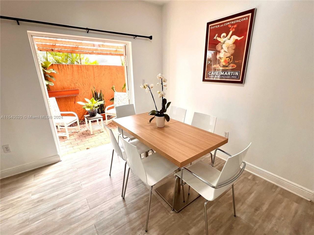 5984 Sw 8th St - Photo 2 of 8