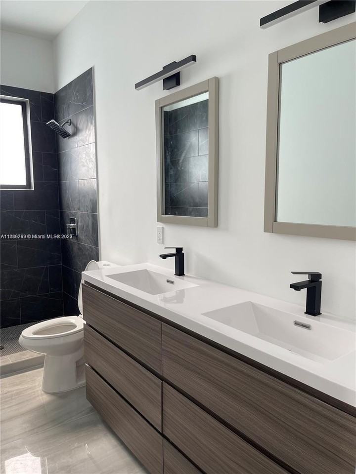 932 Sw 10th St - Photo 5 of 8