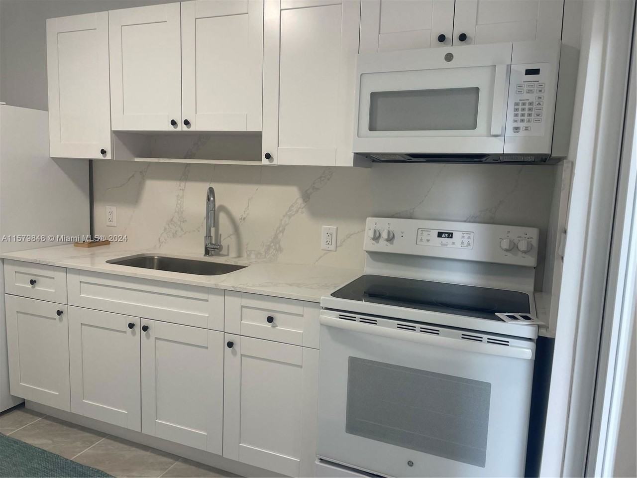 7800 Ne 10th Ct - Photo 5 of 8