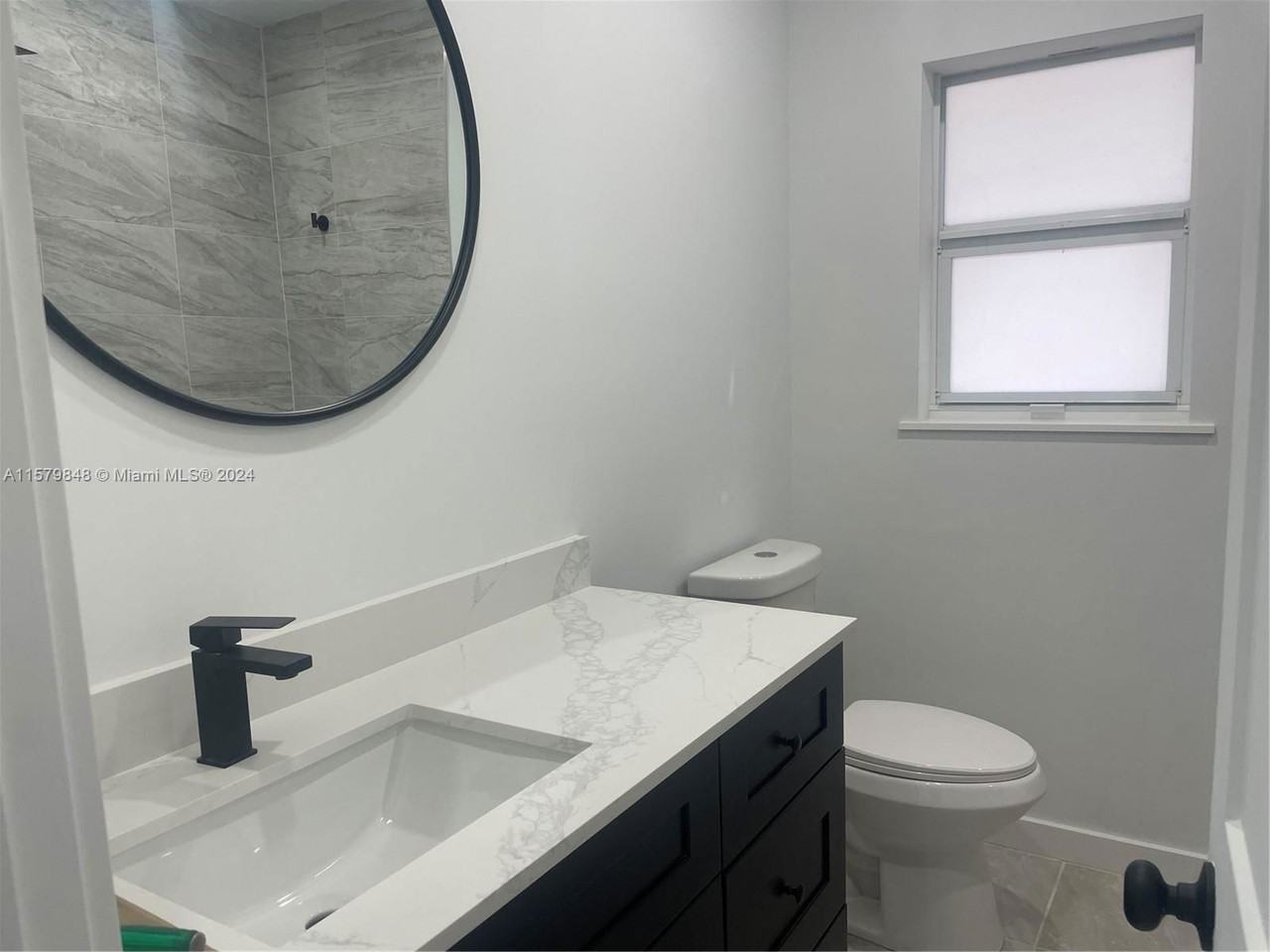 7800 Ne 10th Ct - Photo 7 of 8