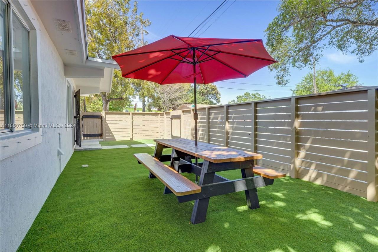 6516 Ne 1st Ct - Photo 2 of 8