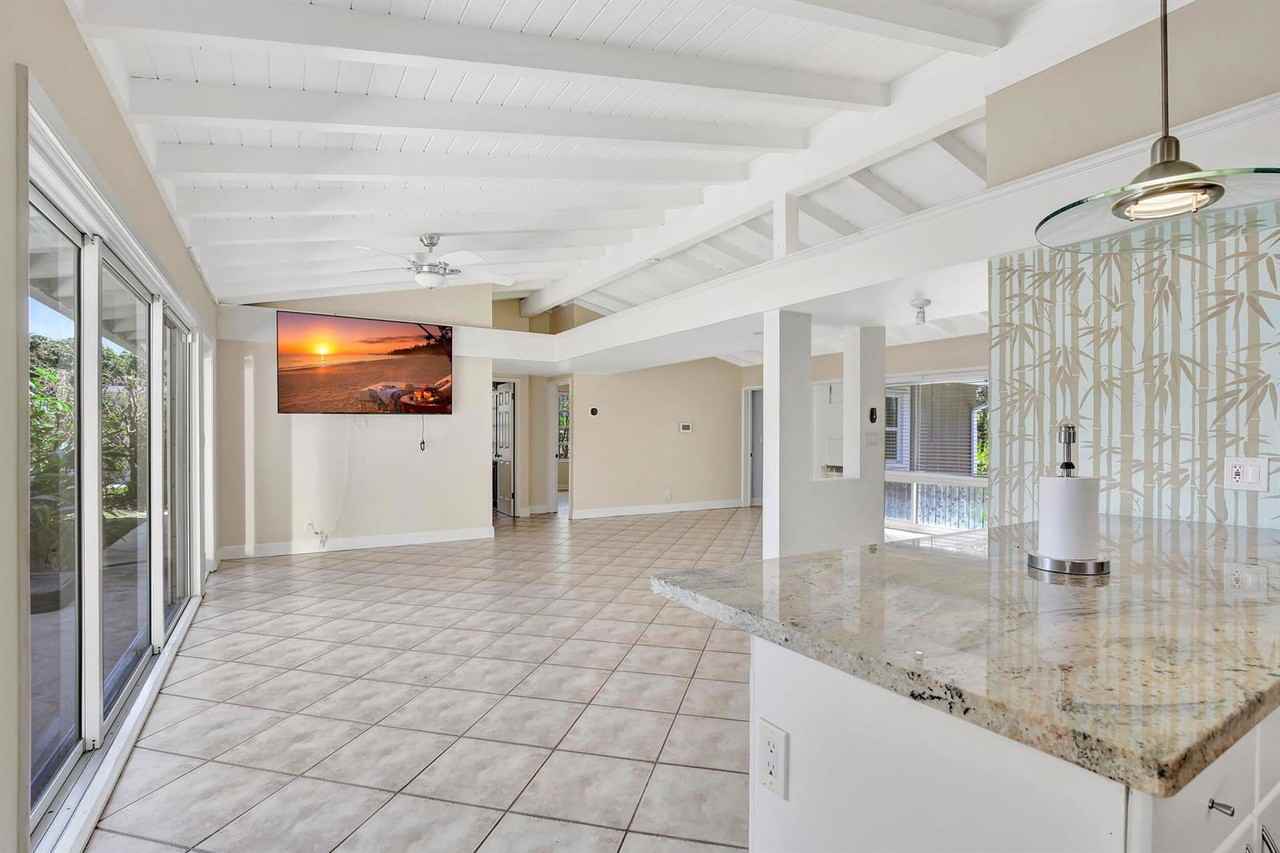 1733 Sw 5th Ct - Photo 5 of 8