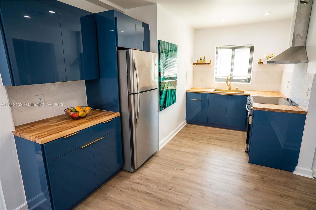 3504 Nw 19th Ave - Photo 3 of 8