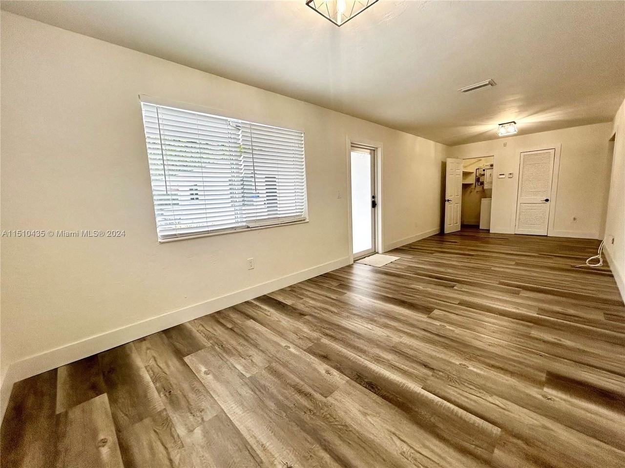 171 Ne 42nd St - Photo 4 of 8