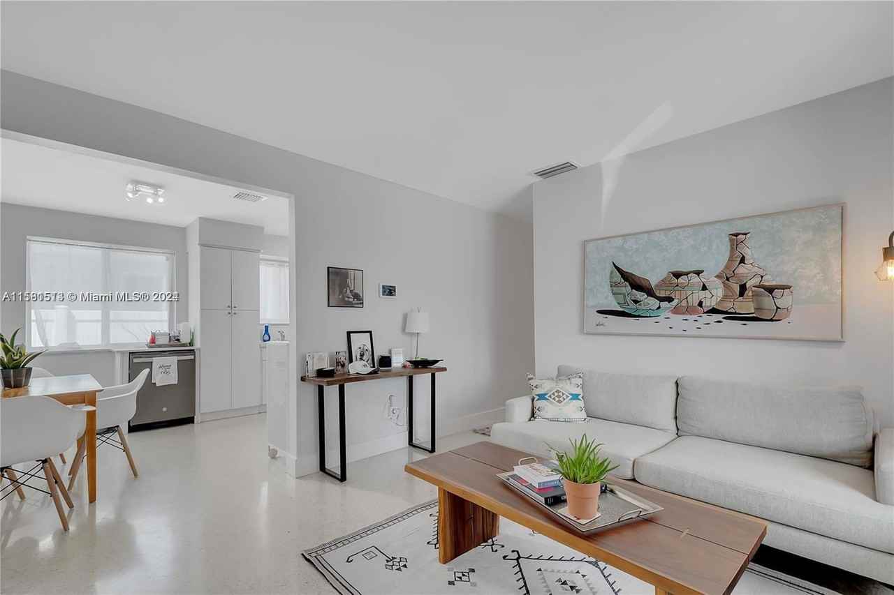 3641 Sw 29th St - Photo 2 of 8