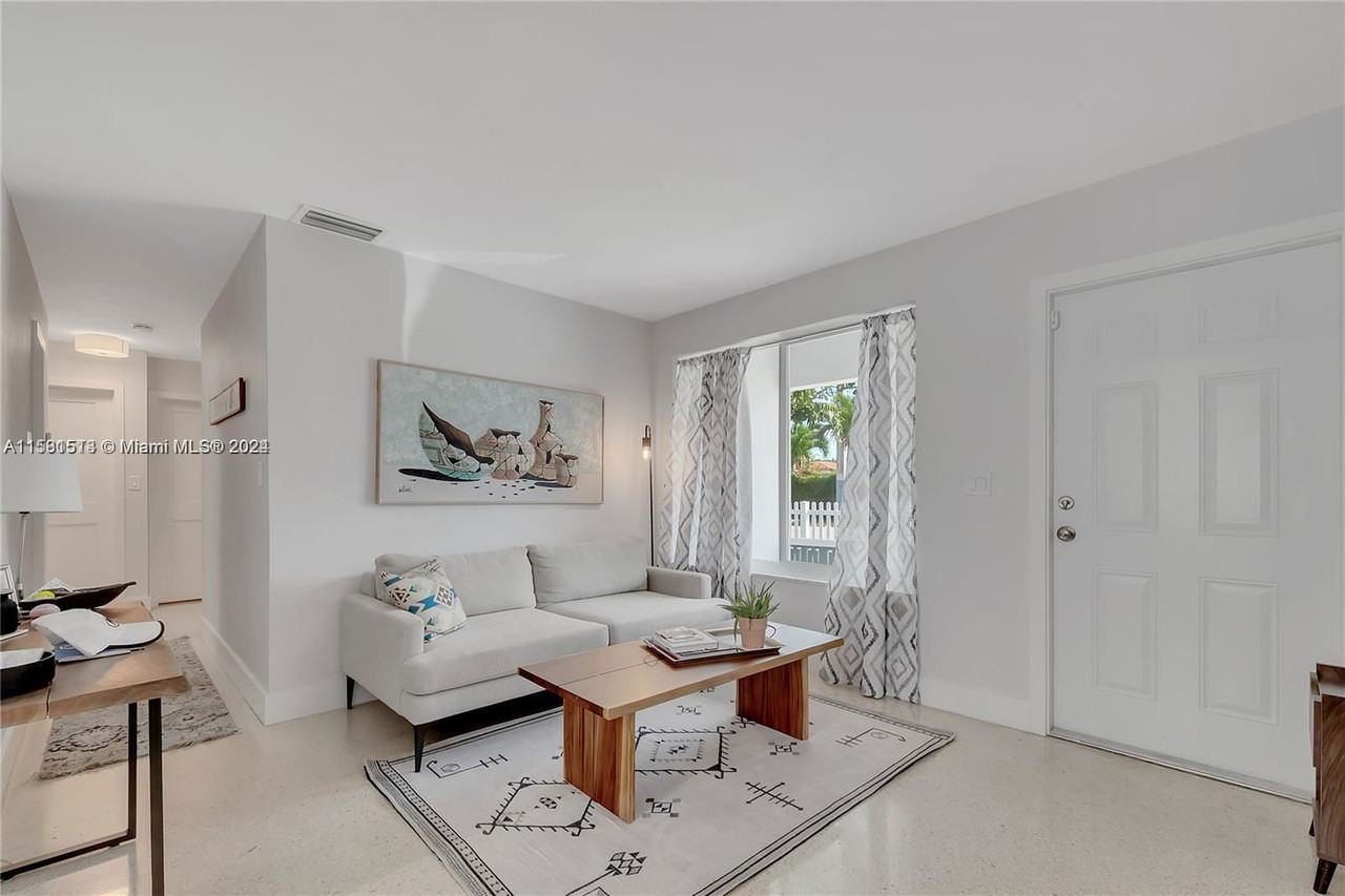 3641 Sw 29th St - Photo 4 of 8