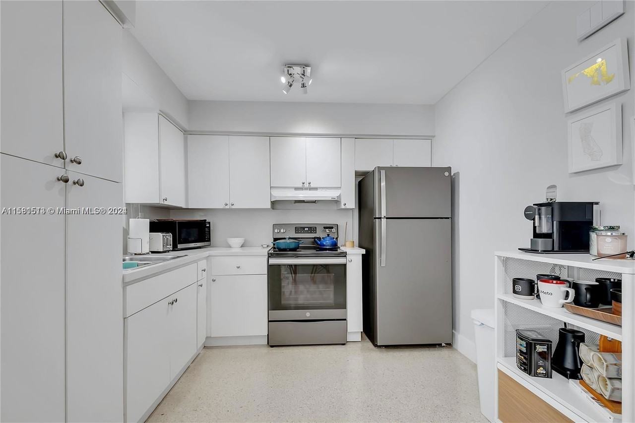 3641 Sw 29th St - Photo 7 of 8