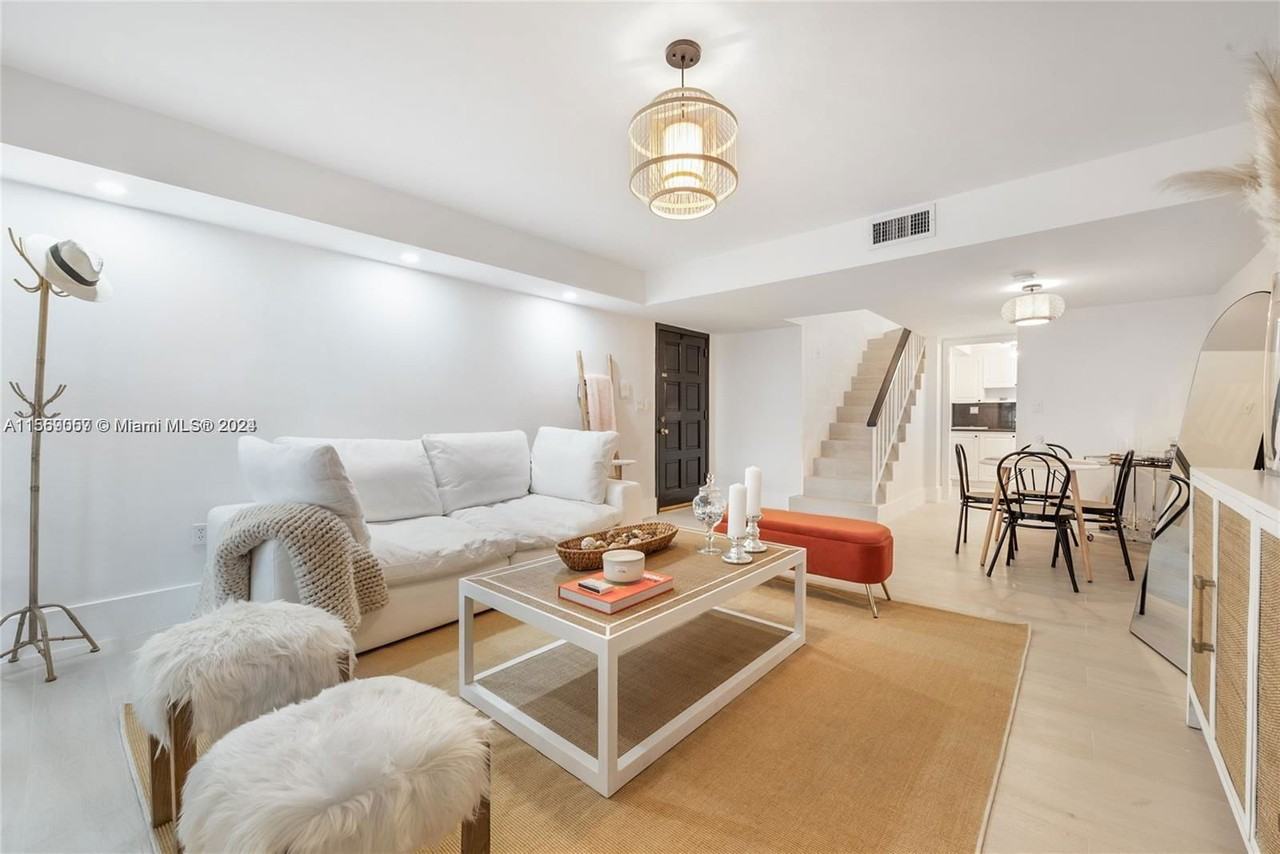 437 Santander Ave - Photo 2 of 8