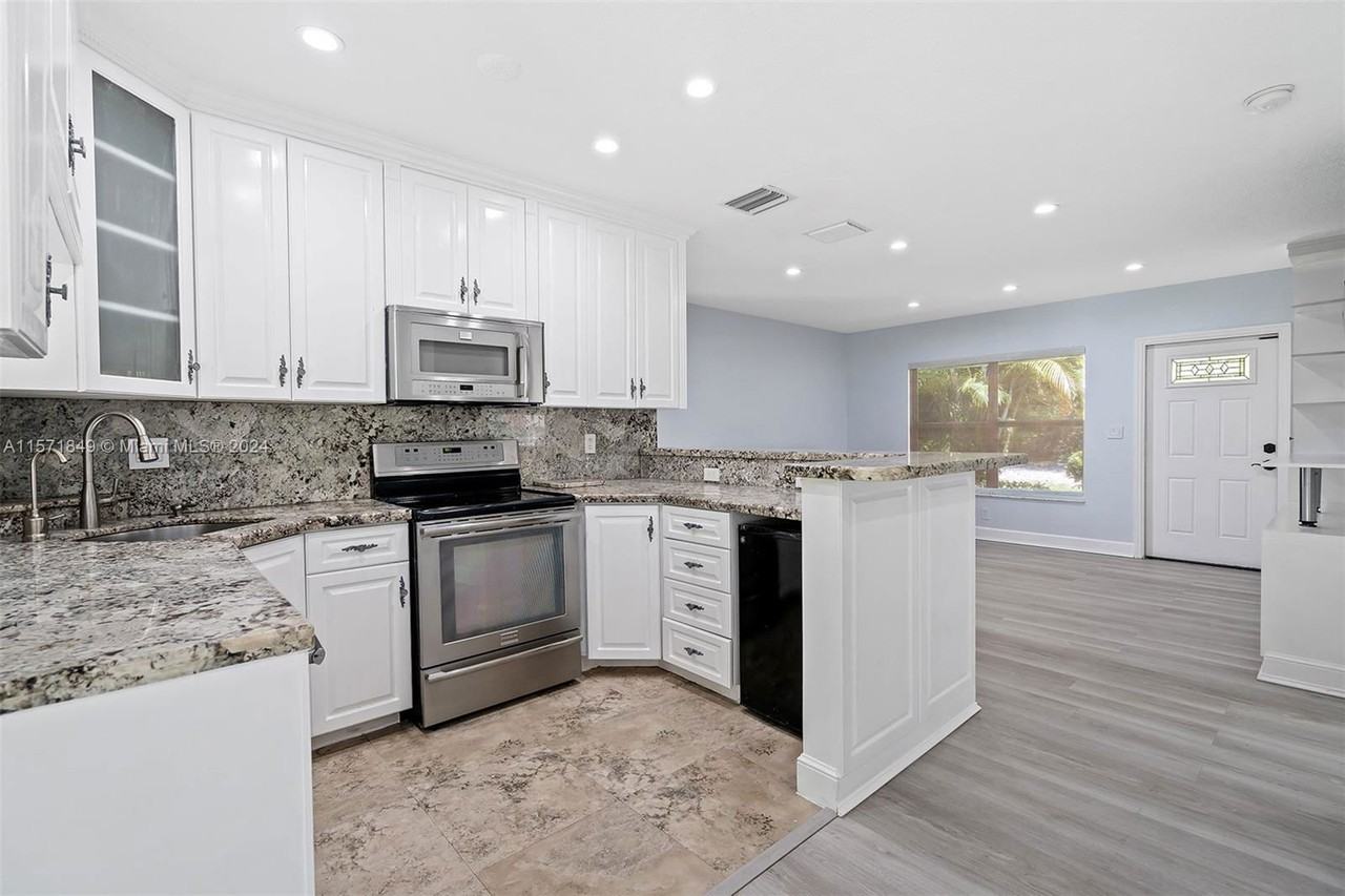 804 Se 6th Ct - Photo 4 of 8