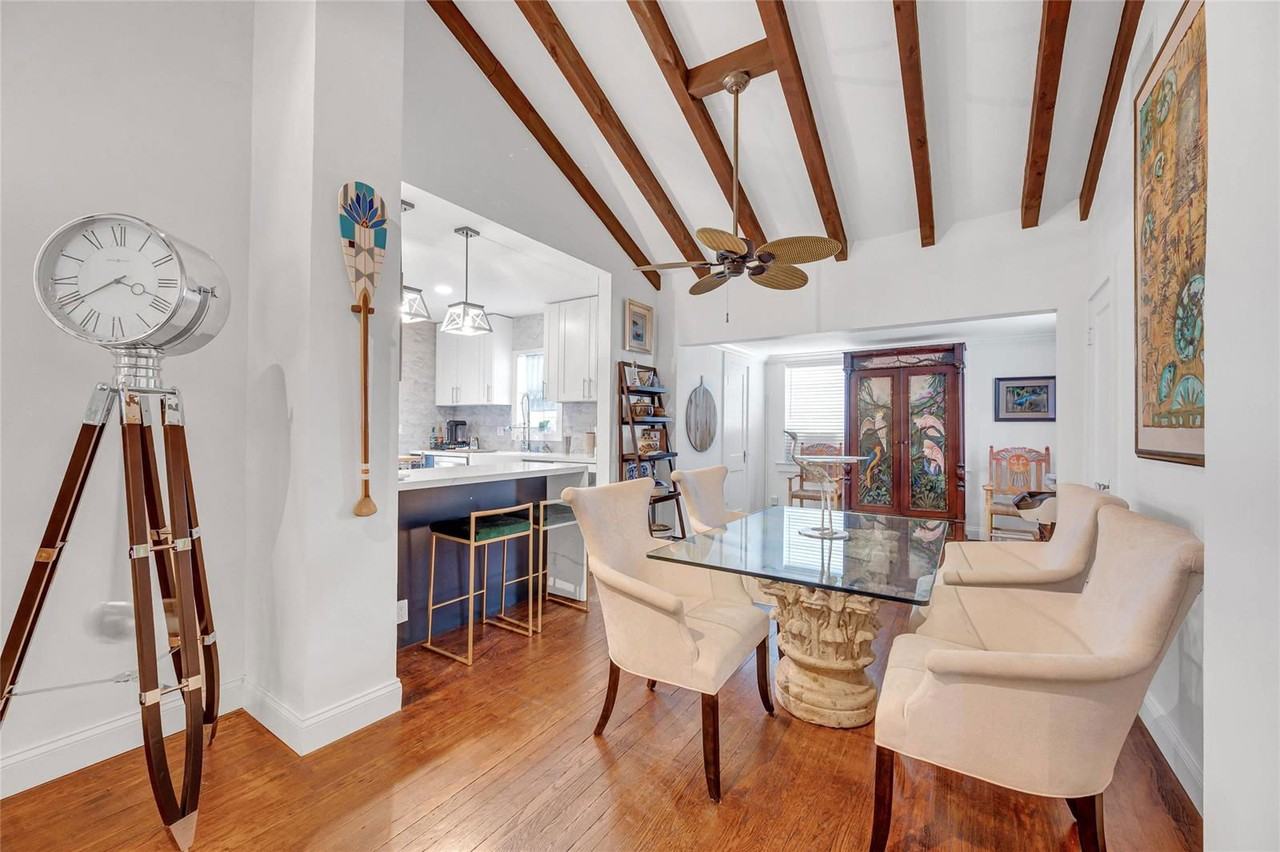 725 Se 7th St - Photo 3 of 8