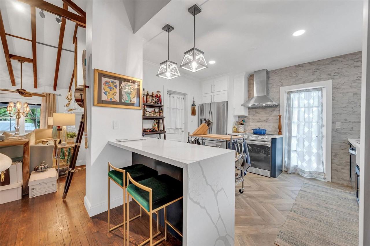 725 Se 7th St - Photo 6 of 8