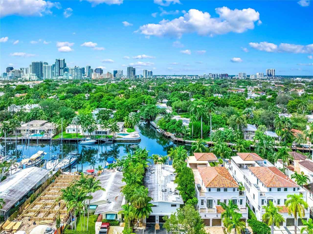 405 Hendricks Isle - Photo 2 of 8