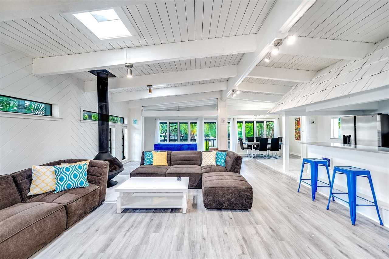 405 Hendricks Isle - Photo 3 of 8