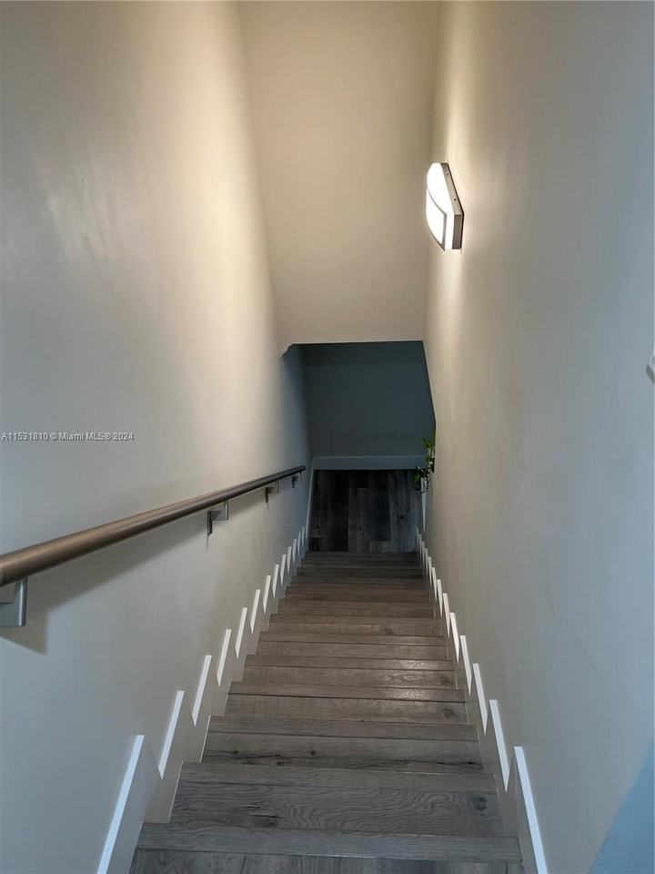 15 Madeira Avenue #3 - Photo 5 of 8