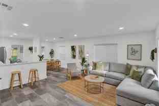 1121 Sw 15th Ave - Photo 1 of 1