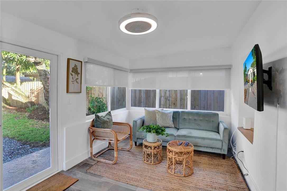 1121 Southwest 15th Avenue - Photo 6 of 8