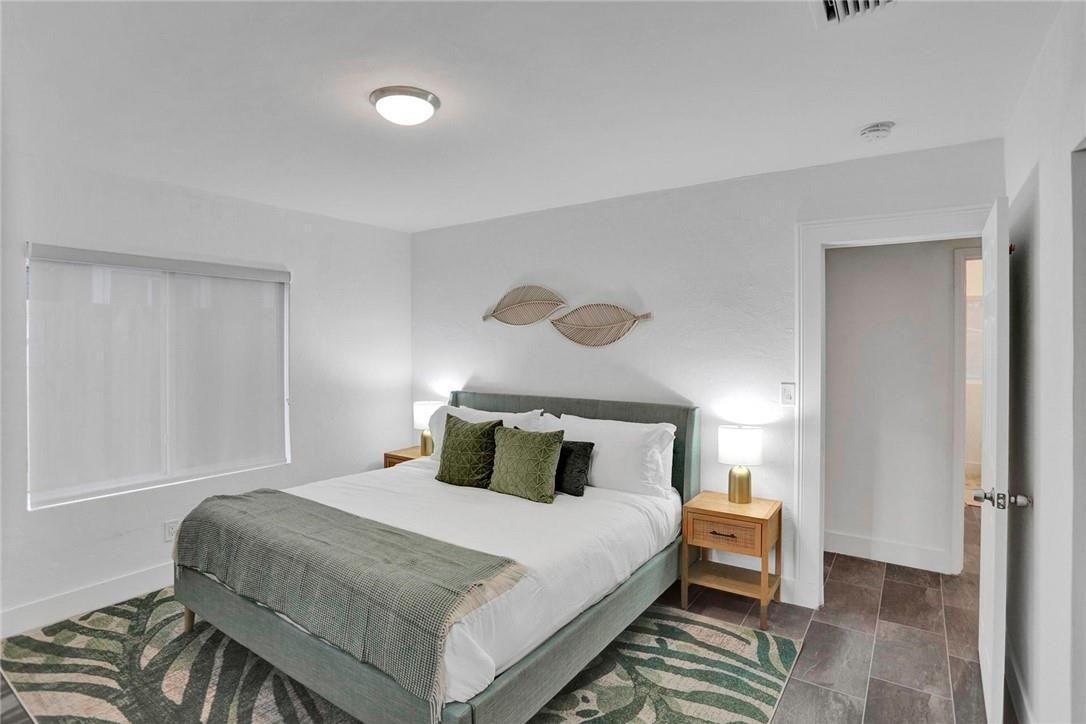 1121 Southwest 15th Avenue - Photo 7 of 8