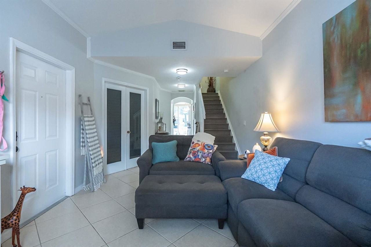 4964 Leeward Ln - Photo 5 of 8