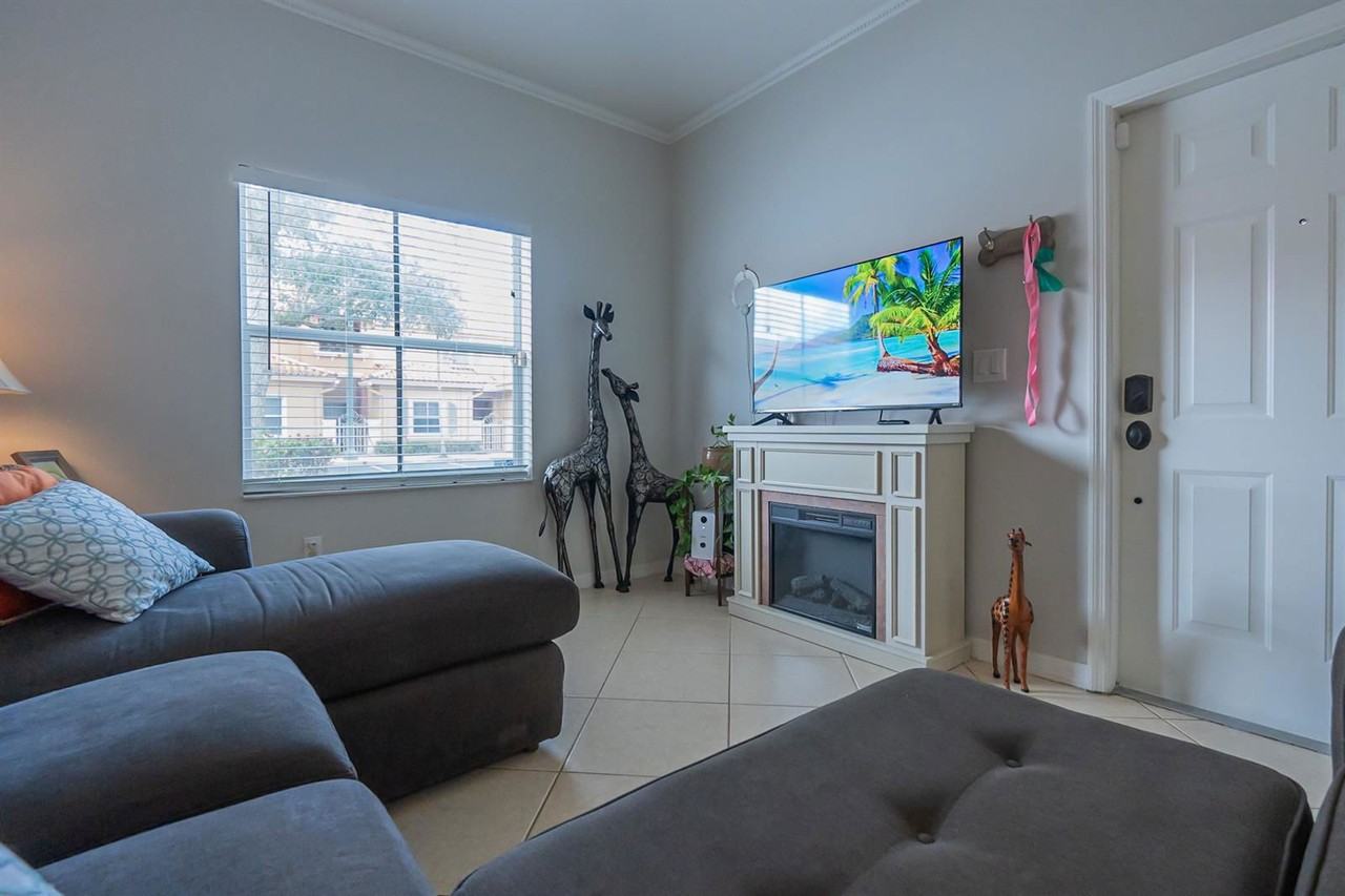 4964 Leeward Ln - Photo 7 of 8