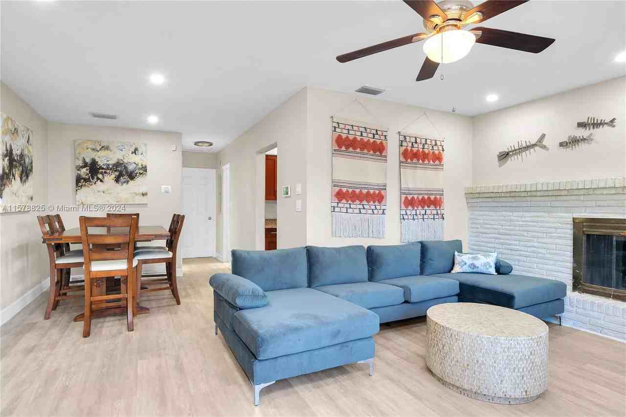 515 Sw 12th St - Photo 4 of 8