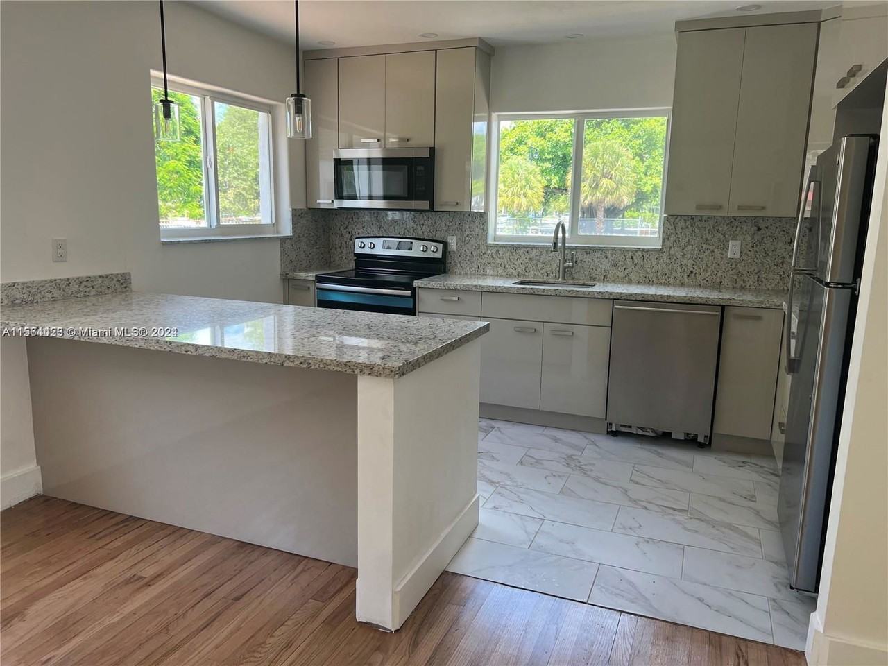 245 Sw 24th Rd - Photo 7 of 8