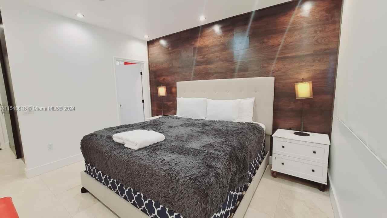 1723 Jefferson St - Photo 6 of 8