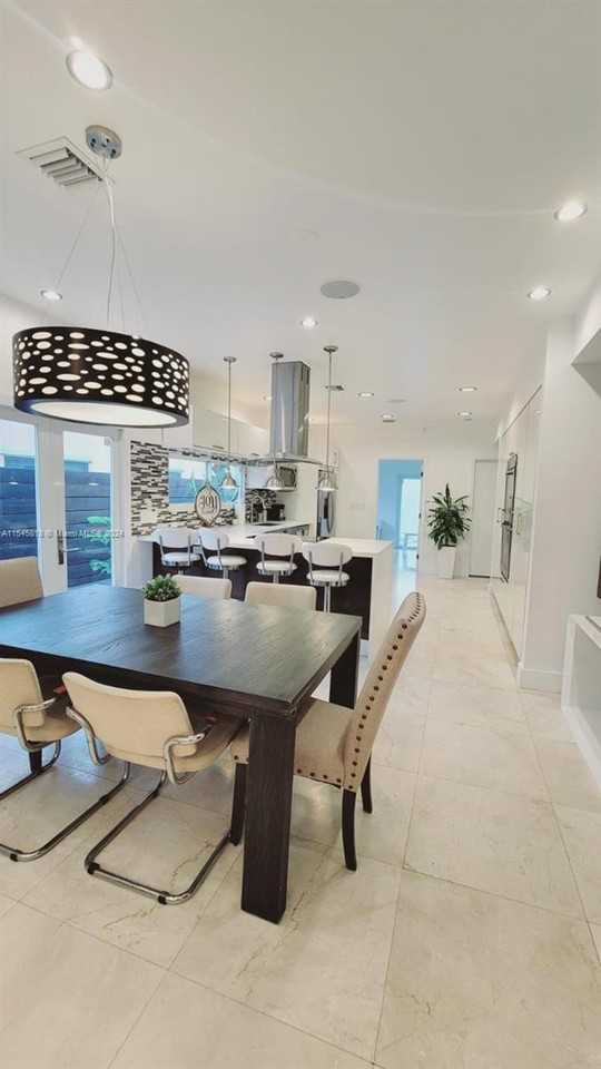 1723 Jefferson St - Photo 7 of 8