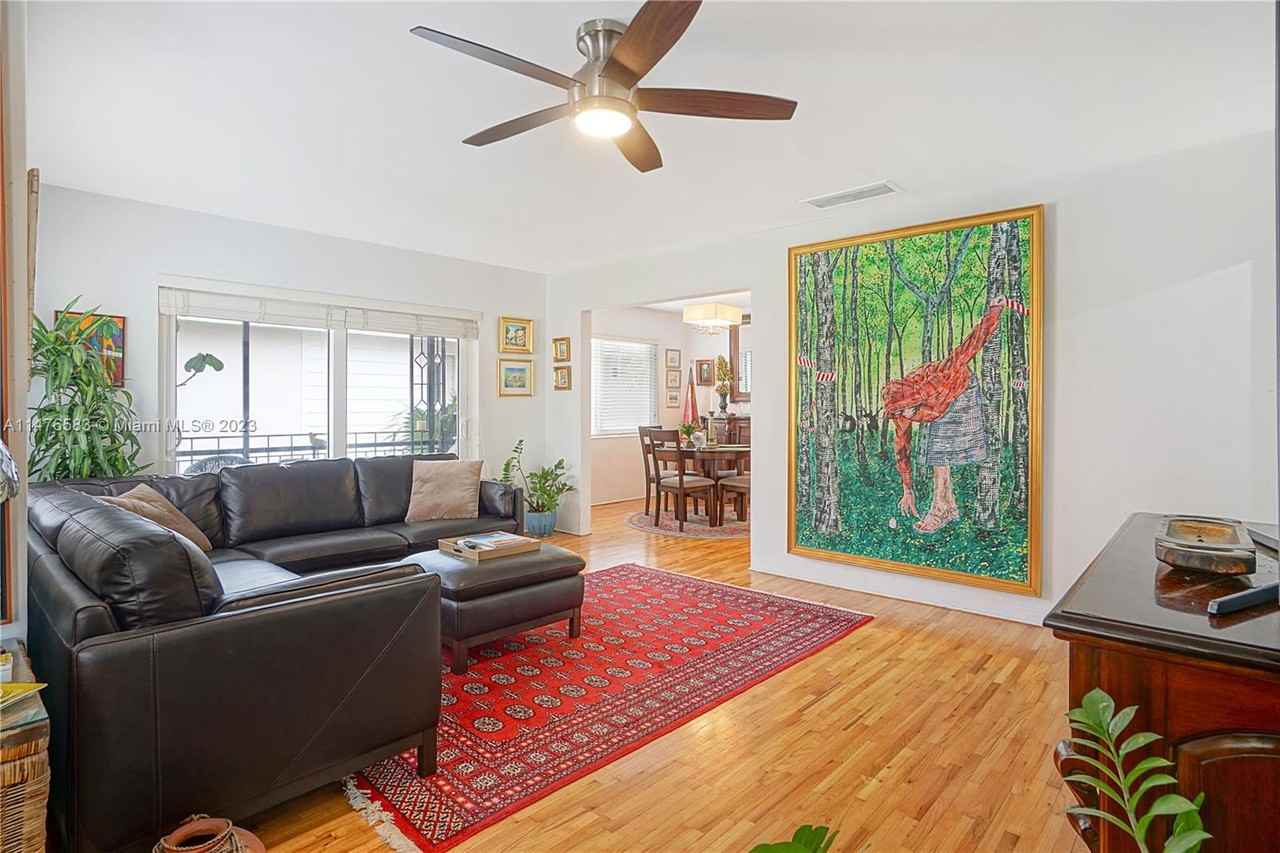 2720 Southwest 42nd Avenue - Photo 3 of 8