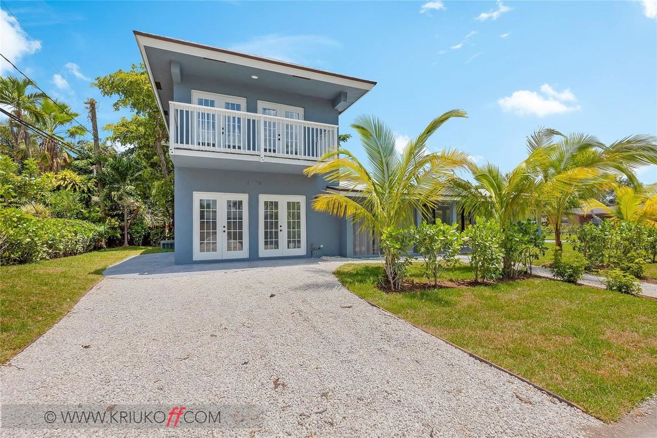 1720 Northeast 9th Avenue - Photo 2 of 8