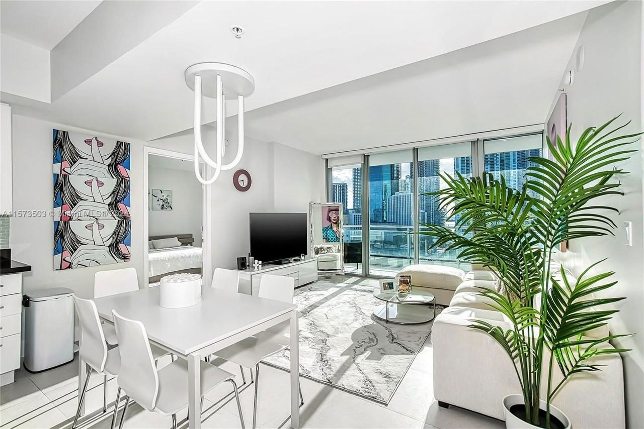 92 Sw 3rd St - Photo 2 of 8