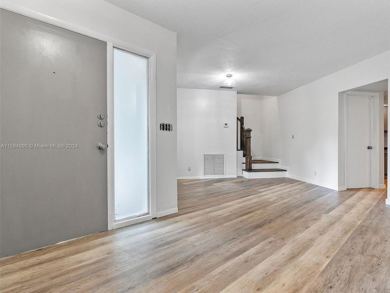 11000 Ne 9th Ave - Photo 7 of 8