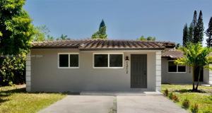 1212 Ne 121st St - Photo 1 of 1