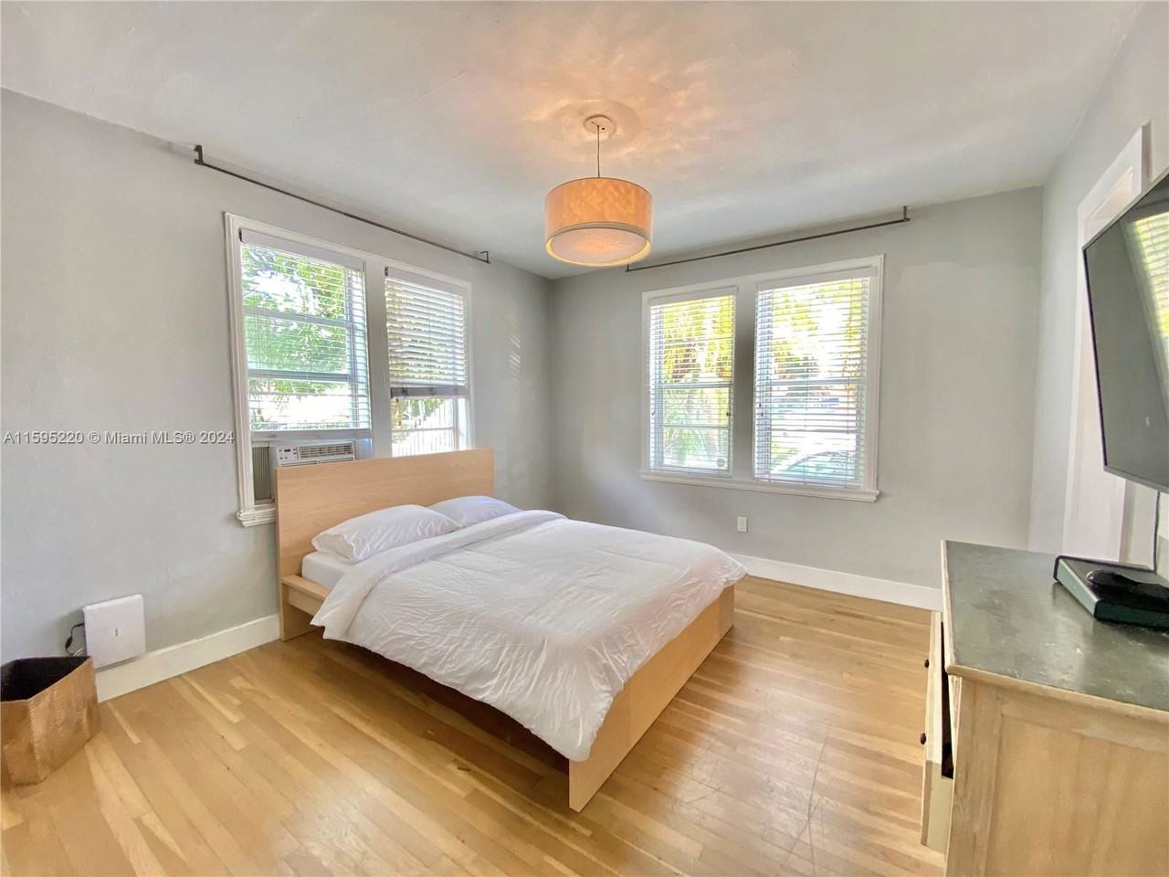 1604 Pennsylvania Ave - Photo 5 of 8