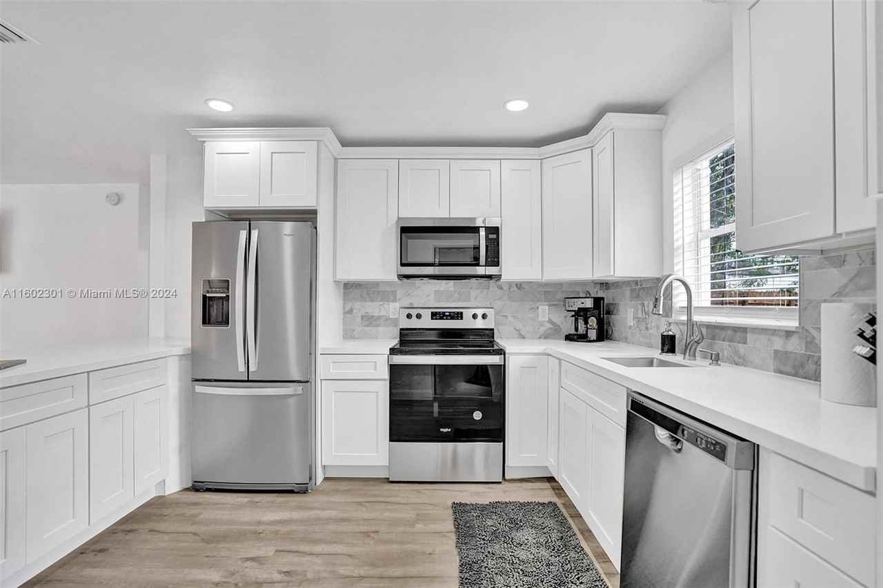 510 N 24th Ave - Photo 3 of 5