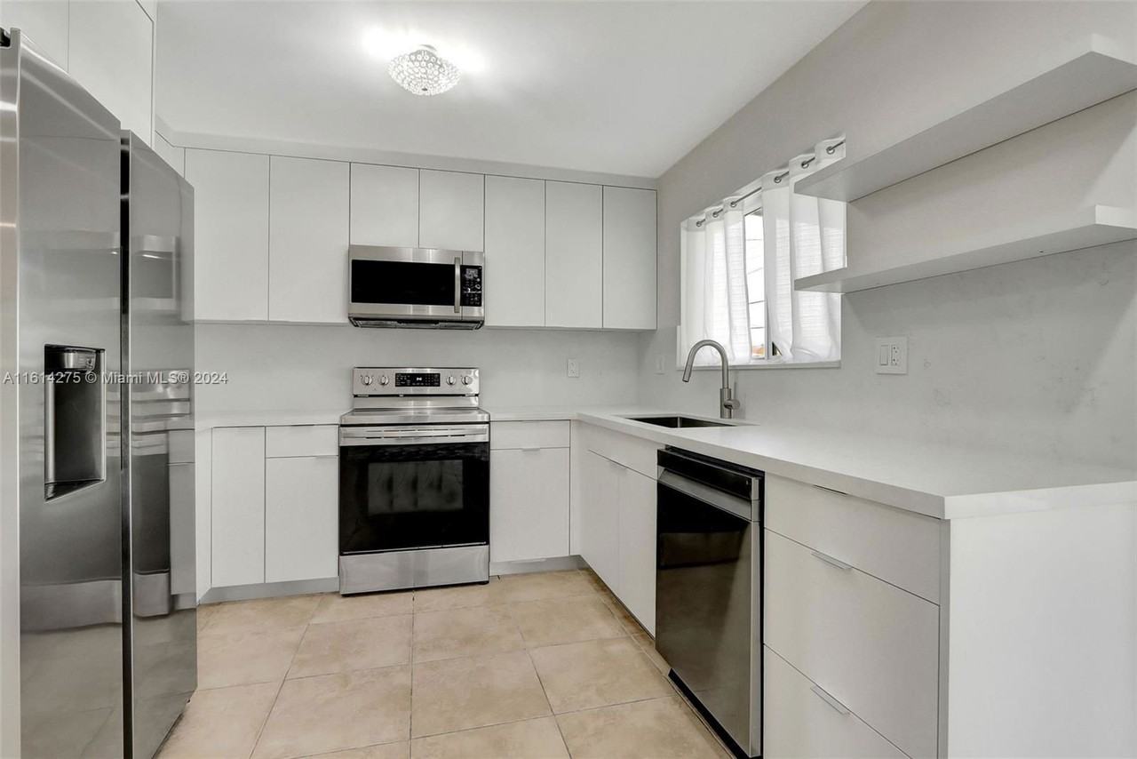 4435 Sw 102nd Ct - Photo 5 of 8